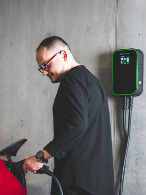 16A / 32A ওয়ালবক্স হোম ইভি চার্জিং স্টেশন 22KW 11KW 7KW 1 / 3 ফেজ আইইসি 62196-2 প্লাগ 1